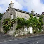 On The With Log Burner - Dog Friendly 오스트윅