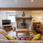On The With Log Burner - Dog Friendly * 오스트윅