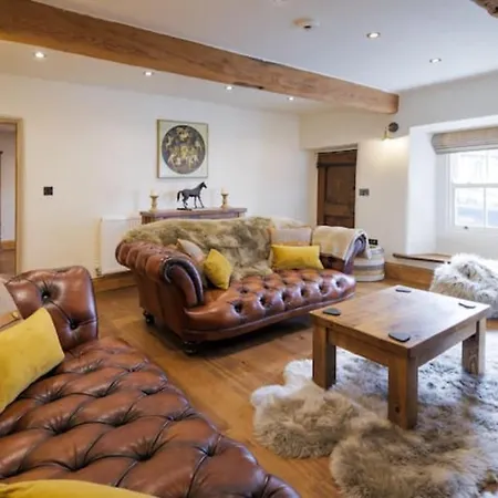 On The With Log Burner - Dog Friendly *