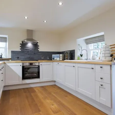5 Star On The With Log Burner - Dog Friendly Austwick
