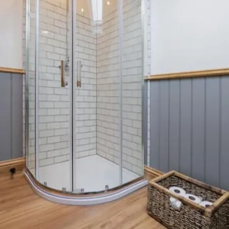 度假居 5 Star On The With Log Burner - Dog Friendly
