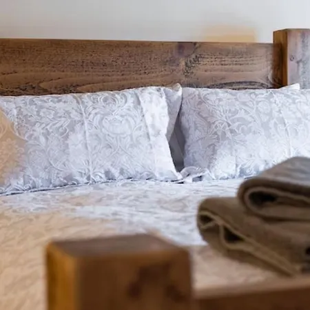 On The With Log Burner - Dog Friendly Tatil Evi *