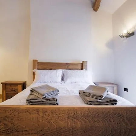 5 Star On The With Log Burner - Dog Friendly 度假居