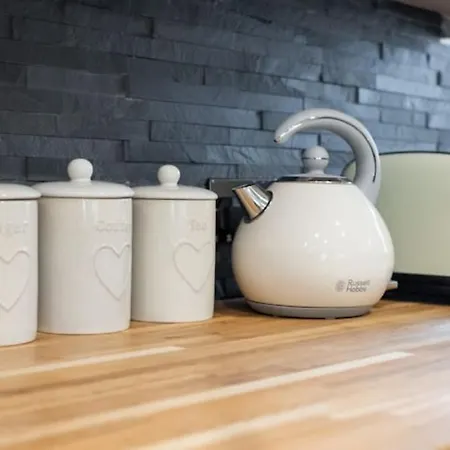 On The With Log Burner - Dog Friendly