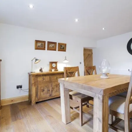 On The With Log Burner - Dog Friendly בית נופש