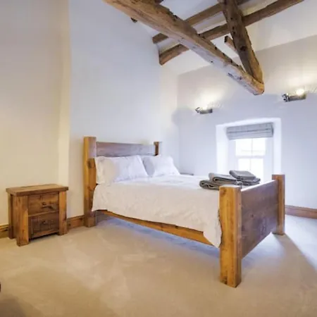 On The With Log Burner - Dog Friendly