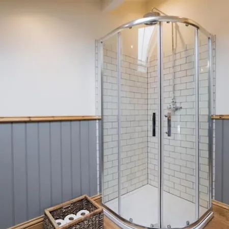 On The With Log Burner - Dog Friendly בית נופש